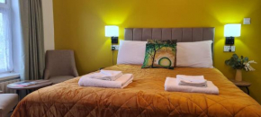 The Torland - Paignton Seafront - free parking, all rooms en-suite